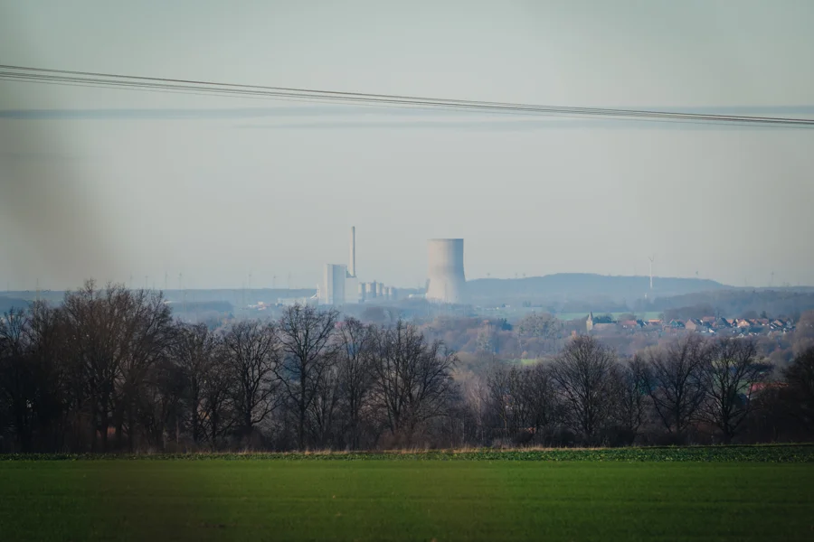 Soester Silhouette und Kirchtürme hinter weiten Feldern
