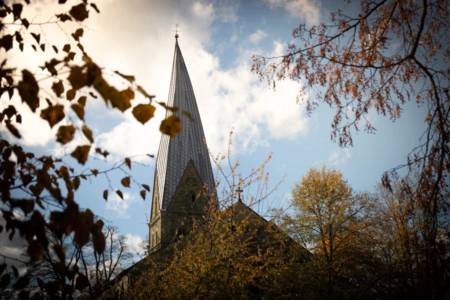 Soester Kirche im Umfeld der Allerheiligenkirmes